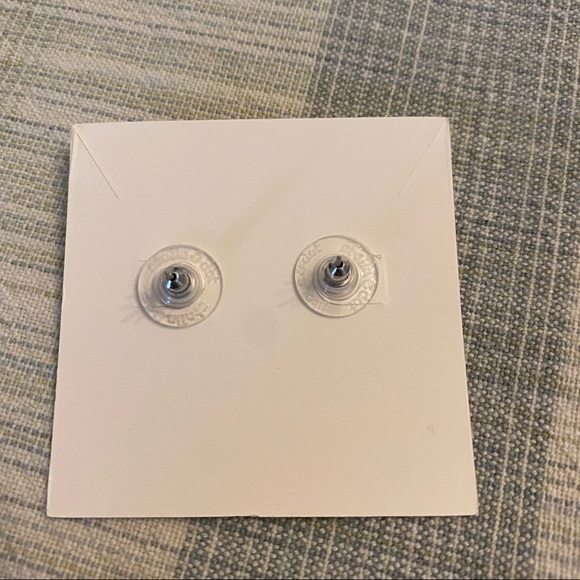 NWOB Stella & Dot Tilley Studs Earrings Silver - Picture 5 of 10